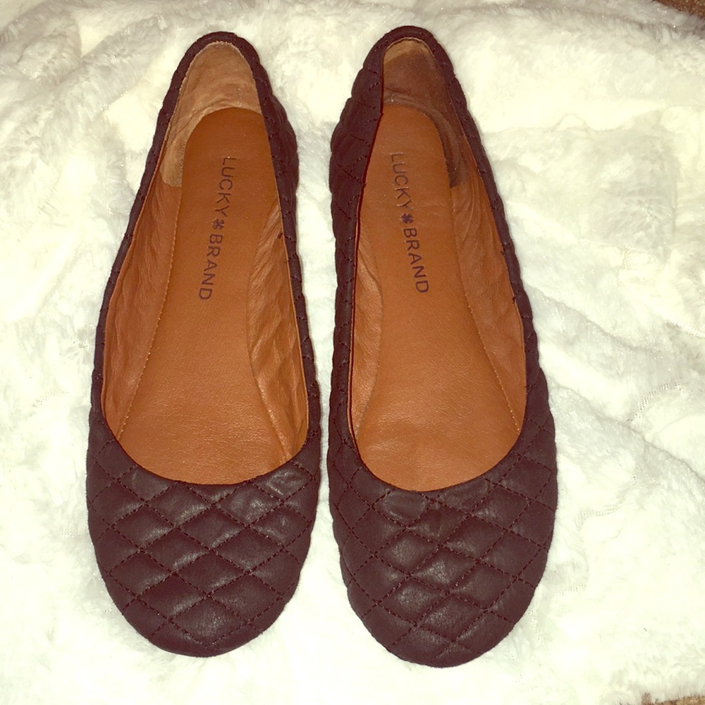 EUC Sz 7.5 Lucky Black quilted flats